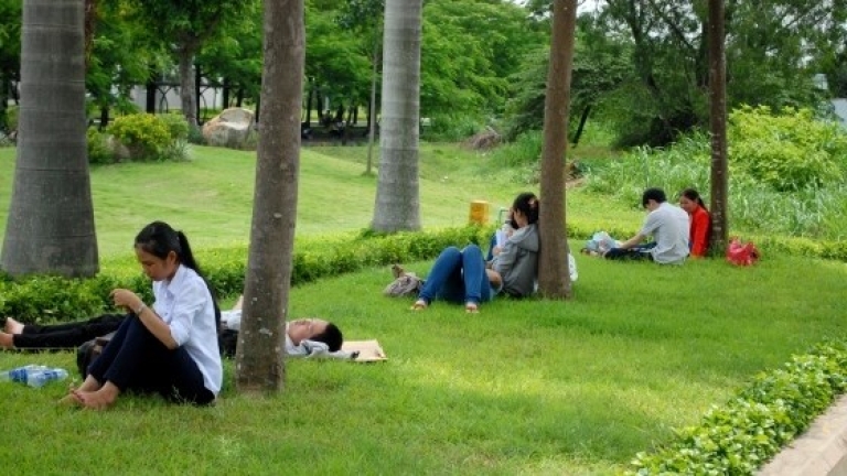 khuôn viên thoáng đãng dhkhtn