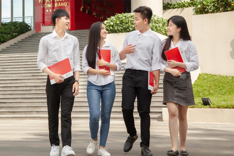 Sinh viên Đại học Quốc tế Hồng Bàng