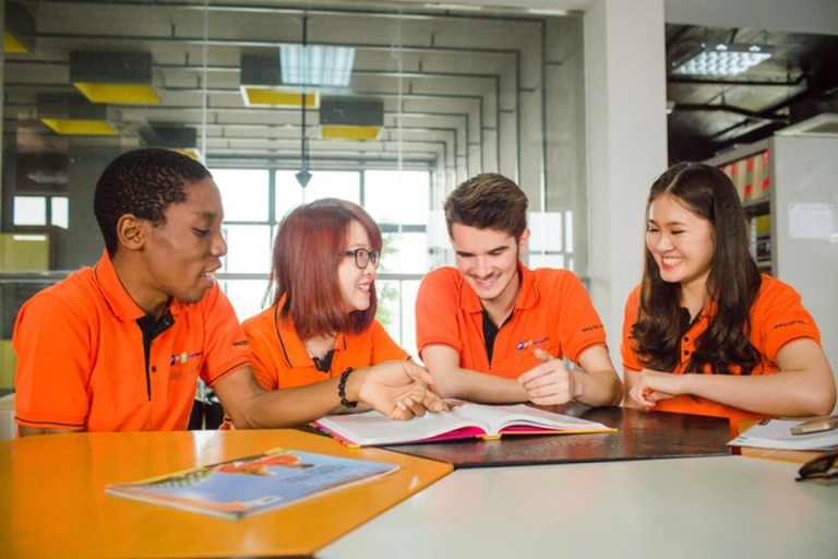 Sinh viên Trường Đại học FPT học phí Trường Đại học FPT năm 2020