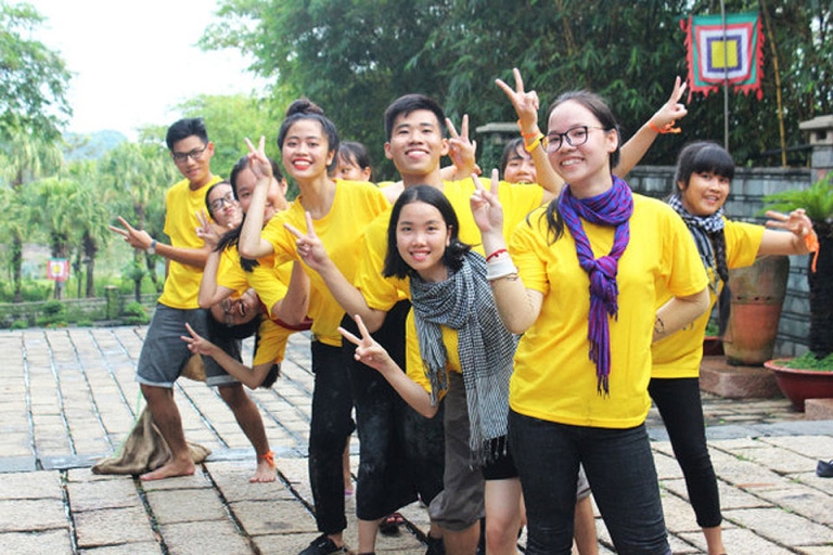 Sinh viên trường Đại học Khoa học Xã hội và Nhân văn TPHCM tham gia hoạt động ngoại khóa (Nguồn: suctrenhanvan)