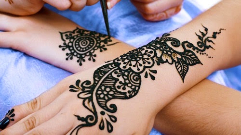 vẽ henna
