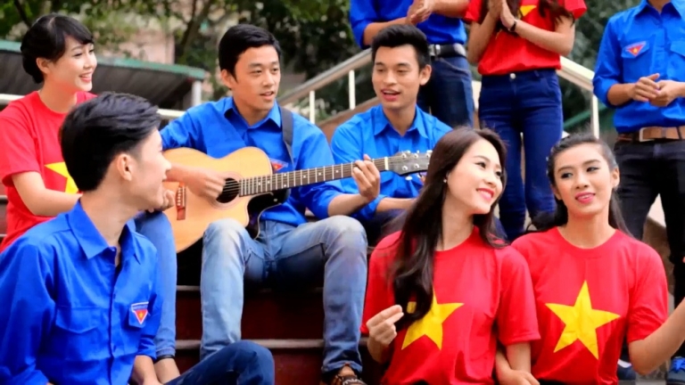 Sinh viên nên sống lành mạnh bằng cách tham gia các hoạt động xã hội
