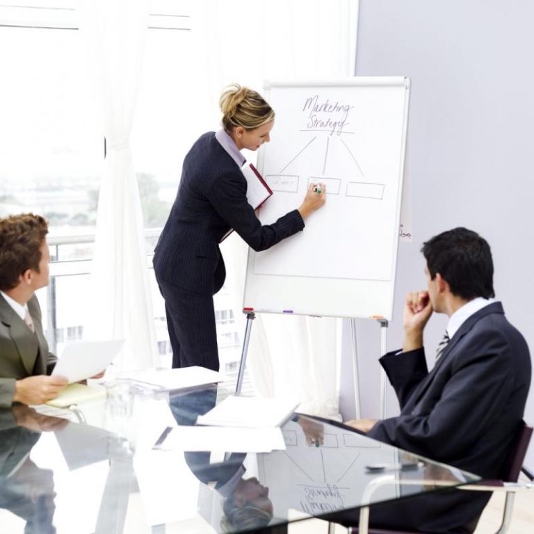 Thể hiện năng lực đúng lúc, đúng chỗ để không bị sếp hiểu nhầm