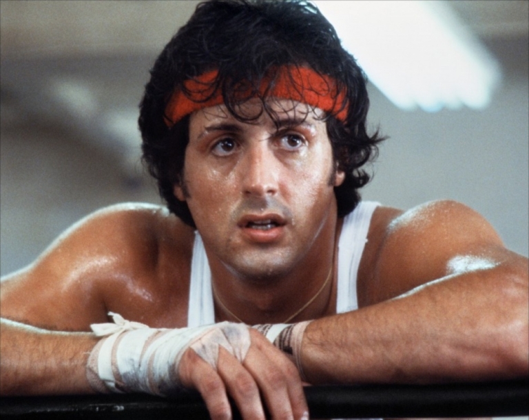 Sylvester Stallone đã viết câu chuyện này và đóng vai chính Rocky Balboa trên con đường chinh phục ngôi vô địch giải quyền Anh của mình