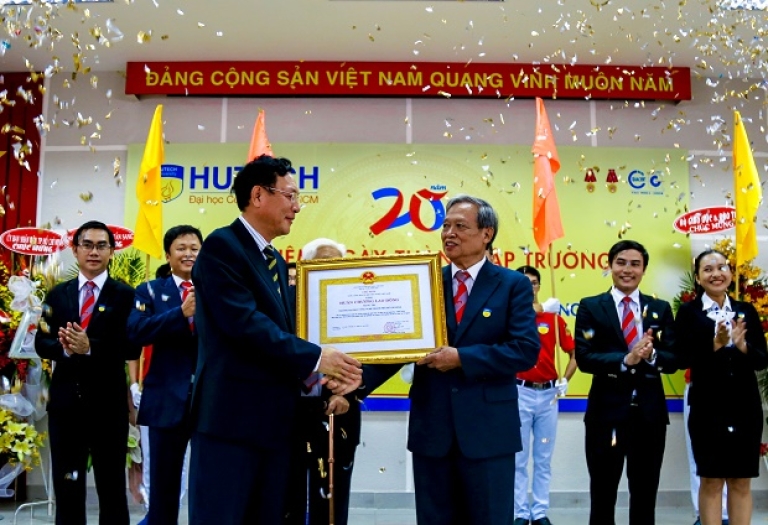 Đại học HUTECH nhận Huân chương Lao động hạng Nhì của Chủ tịch nước trao tặng