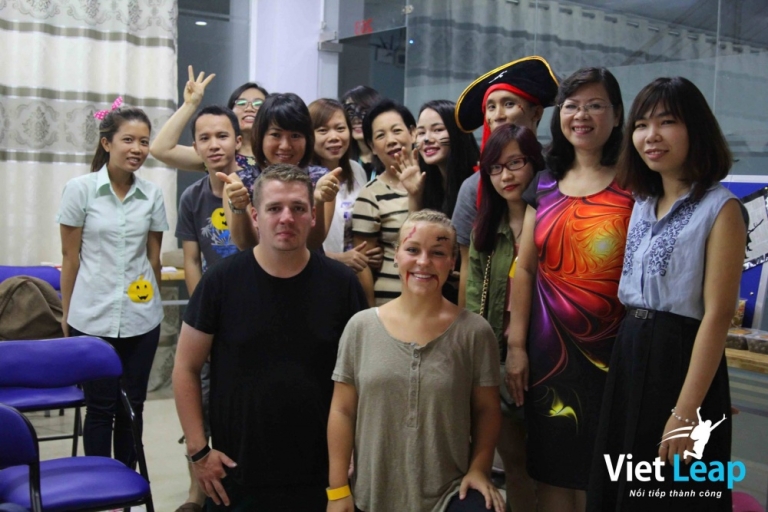 Giáo viên vô cùng thân thiện luôn nè, không lo nhàm chán khi đến lớp nhé