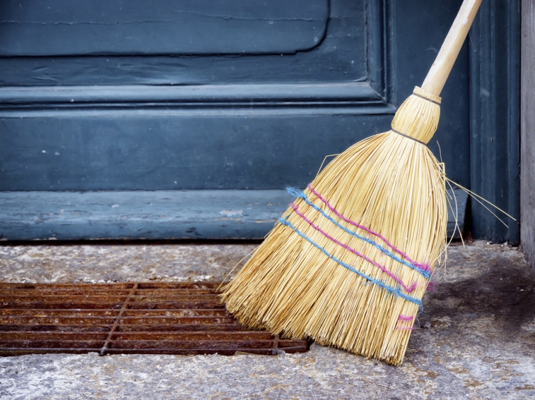 Giấu chổi để phù thủy không thể phát hiện và sử dụng tại Na Uy