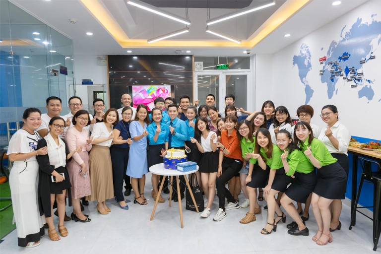 Kế thừa trọn vẹn những điểm cộng hấp dẫn từ công ty mẹ, Direct English Saigon chính là trung tâm tiếng Anh cho người đi làm TP.HCM bạn không thể bỏ qua