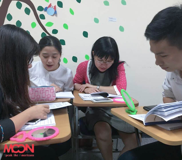 lớp học tại Moon esl hà nội