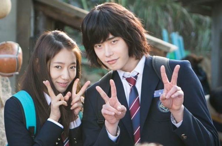 Cặp trai tài gái sắc Park Shin Hye và Lee Jong Suk
