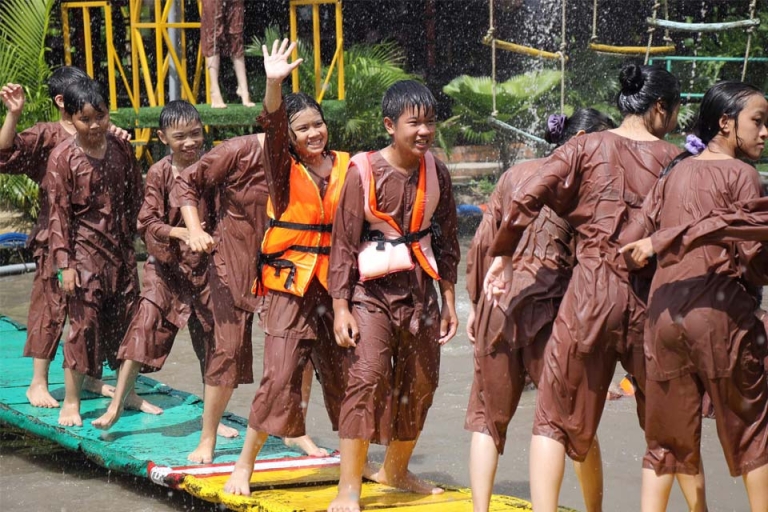 trung tâm âu việt mỹ