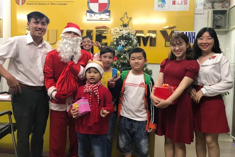 trung tâm âu việt mỹ