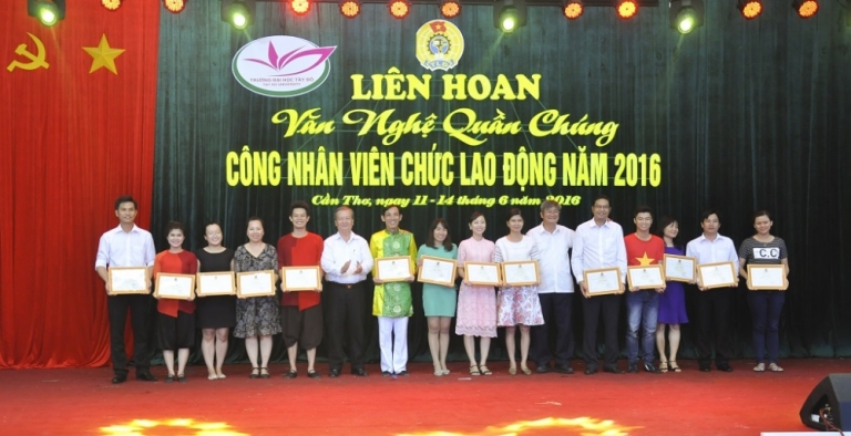 sinh viên Tây Đô