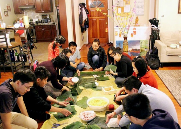 Gói bánh chưng, bánh tét ngày Tết