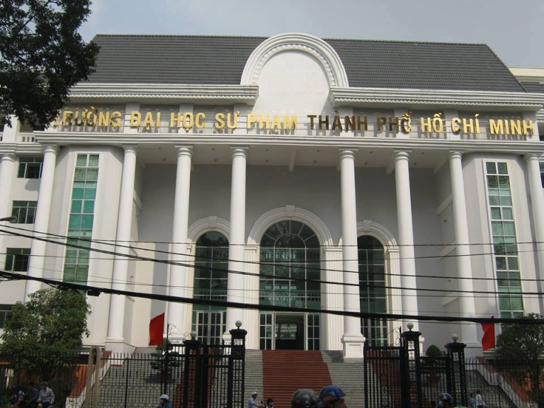 trung tam ngoai ngu dai hoc su pham