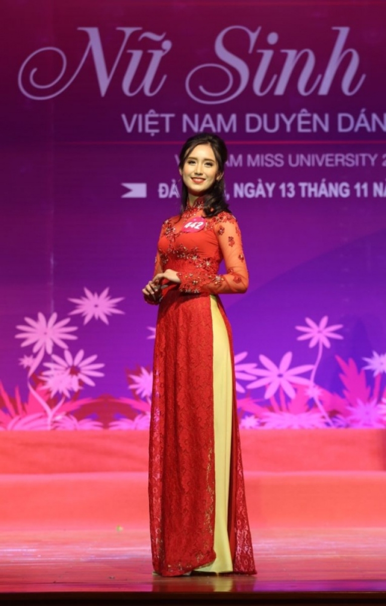 Nữ sinh Cao đẳng Thương mại Đà Nẵng – 19 tuổi