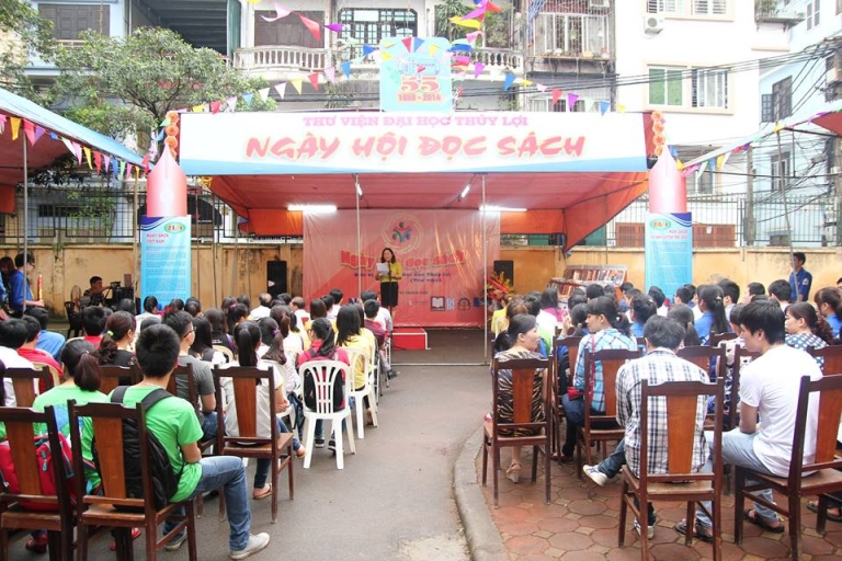 thu vien dh thuy loi co nhieu loai sach cho SV.jpg