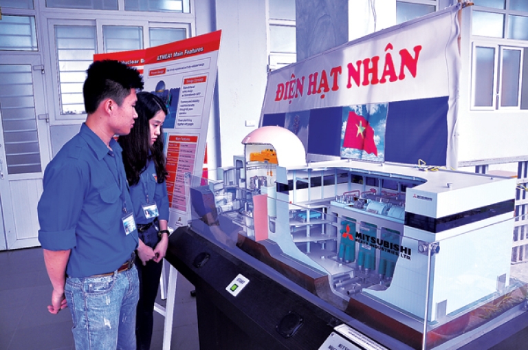 dh dien luc co nhieu loai phong thi nghiem.JPG