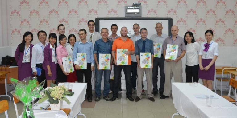 Các khoá học tại ICLC được giảng dạy bởi đội ngũ giáo viên Việt Nam – giáo viên bản ngữ nhiệt huyết, giàu kinh nghiệm.