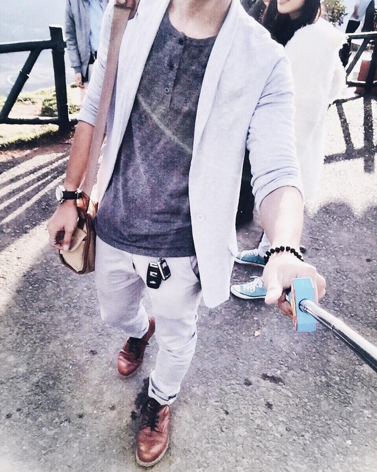 Tuấn Anh rất tích cực cập nhật những xu hướng thời trang mới