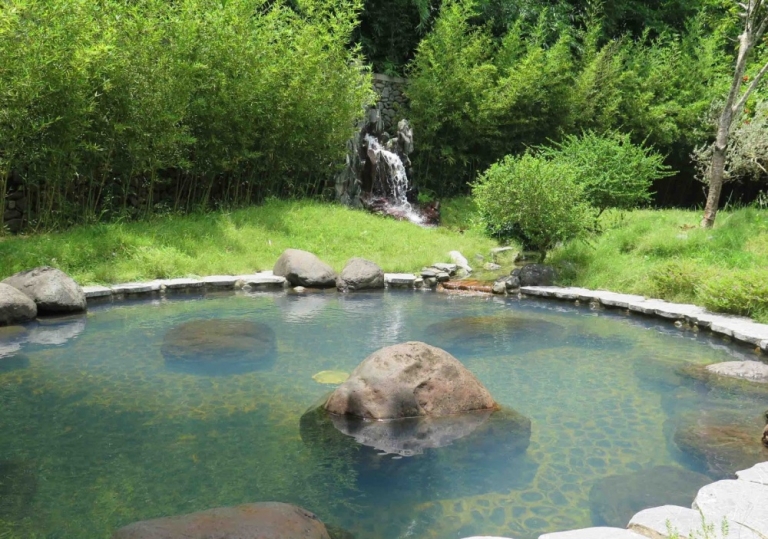Suối khoáng Kim Bôi