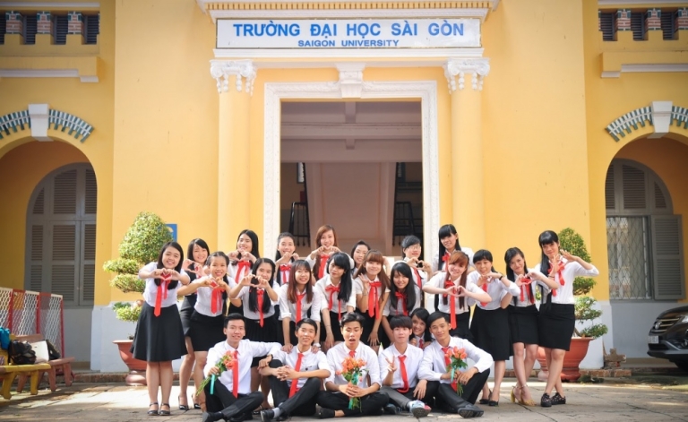 Ngôi trường thuộc dạng cổ kính nhất Sài Gòn chốt số “hội trường học phí giá bèo”