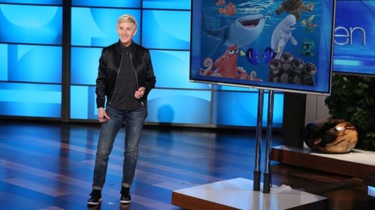 Ellen cực ngầu trong một show của mình