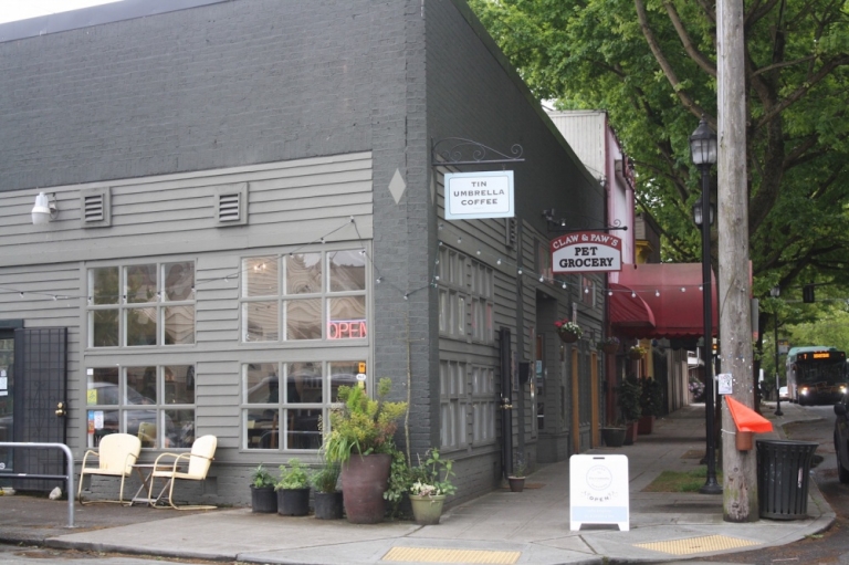 Tin Umbrella Coffee là một nơi uống cà phê lý tưởng ở Seattle (nguồn ảnh: Sprudge)