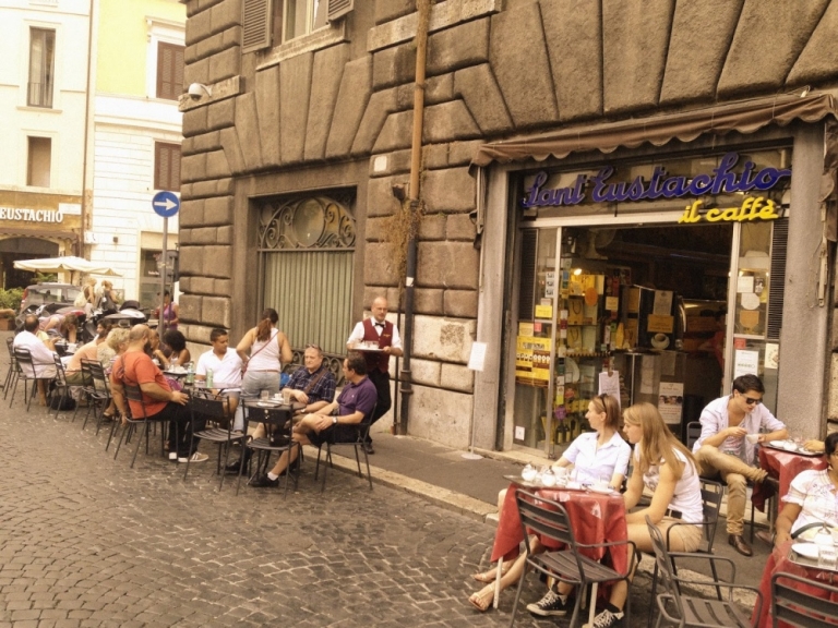 Caffé Sant’Eustacchio là quán cà phê nổi tiếng ở Rome
