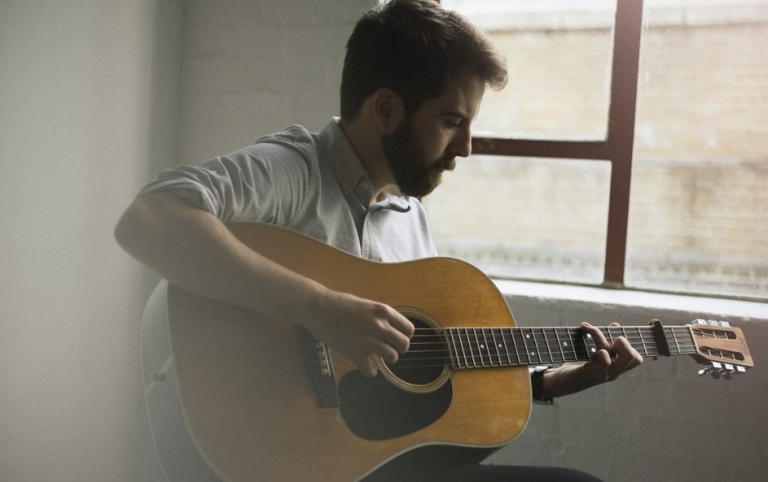 Dạy guitar qua video giúp học viên dễ tiếp thu hơn
