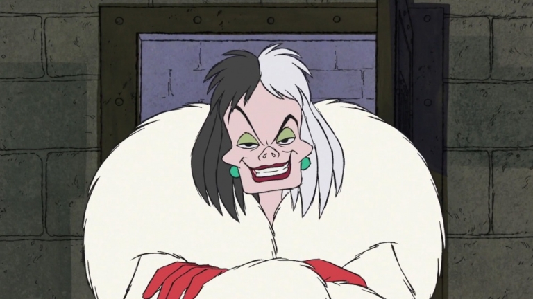 Khuôn mặt nham hiểm của người đàn bà thích lông thú (nguồn: disneywiki)