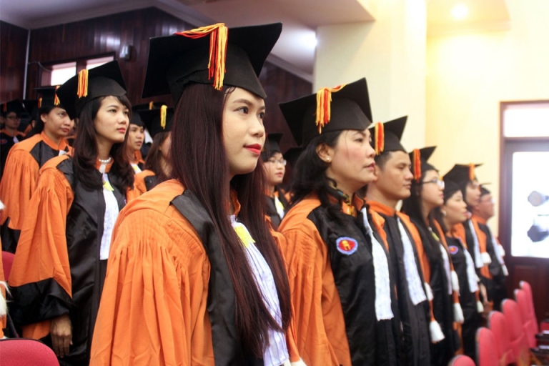 Sắc áo tân cử nhân của Cao đẳng Kinh tế Đối ngoại (Nguồn: ketnoigiaoduc)