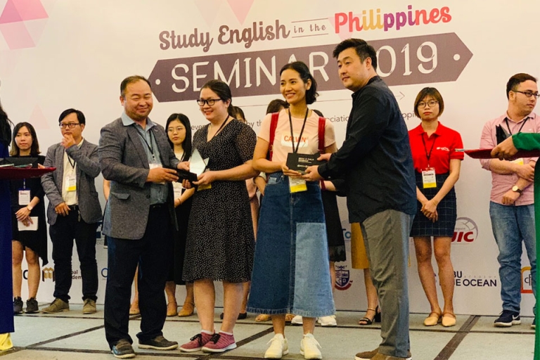 Nhân viên tư vấn Phil English