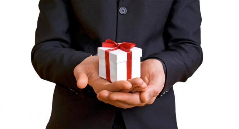 Bạn nên mang theo quà khi đến thăm gia đình Philippines