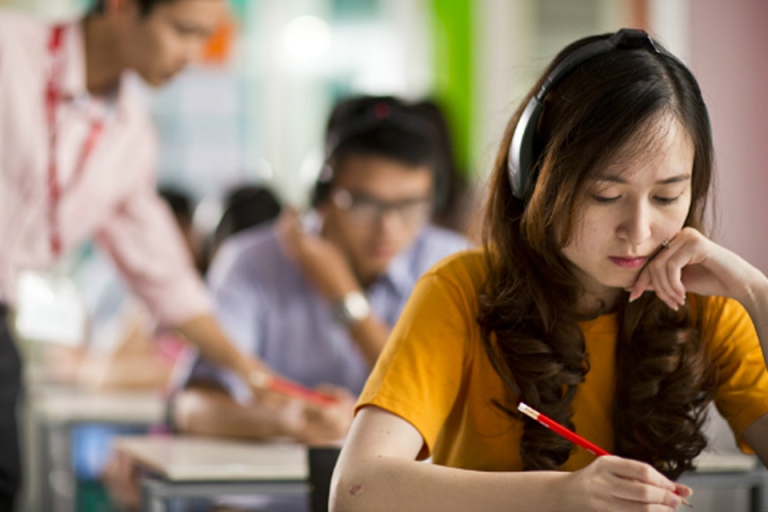 Một bài thi TOEFL IBT chuẩn có cấu trúc như thế nào?