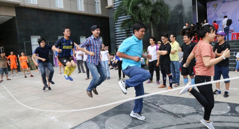 Thầy cô giảng viên trường Luật rất năng động, nhiệt tình với các hoạt động phong trào