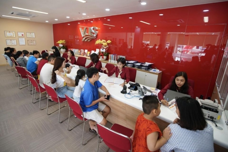 Đến với VUS, phụ huynh và học viên sẽ nhận được sự hỗ trợ tận tình từ đội ngũ tư vấn viên