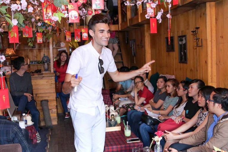  Từ bỏ công việc tại một tập đoàn lớn ở Mỹ, thầy Bobby đã chọn gắn bó với nghiệp nhà giáo để giúp đỡ người Việt Nam học tốt môn tiếng Anh