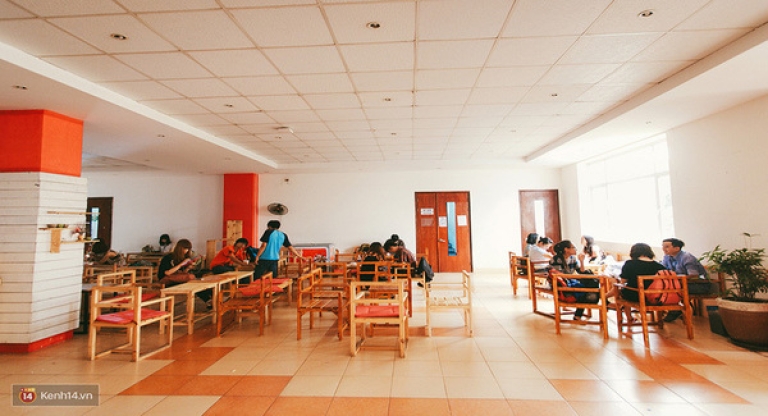 Một quán cafe tại trường - nơi bạn có thể nạp năng lượng sau những giờ học (Nguồn: kenh14)
