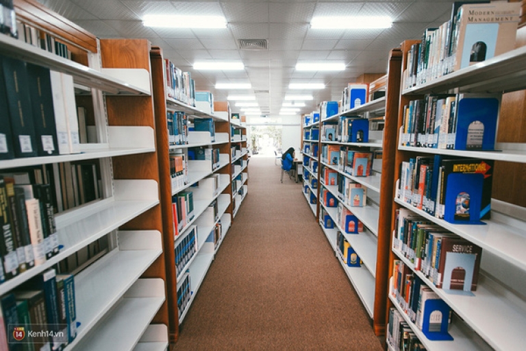 Không khí tĩnh lặng, trang nghiêm bao trùm căn phòng (Nguồn: kenh14)