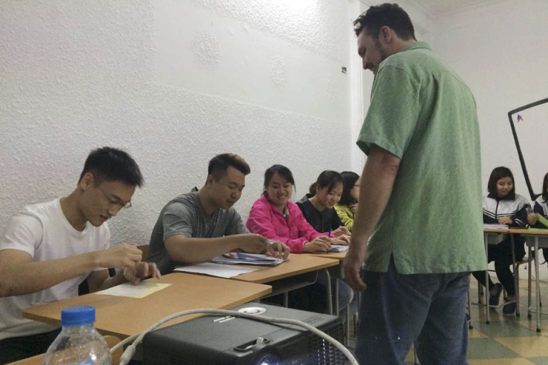 Tiết học vui nhộn của thầy và trò tại ACE (Nguồn: ACE English Centre)