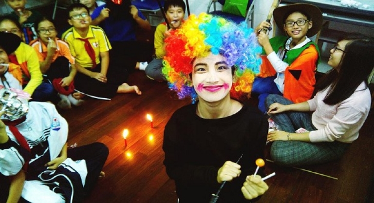 Lễ hội Haloween tại lớp học (Nguồn: trung tâm ngoại ngữ Oxford)