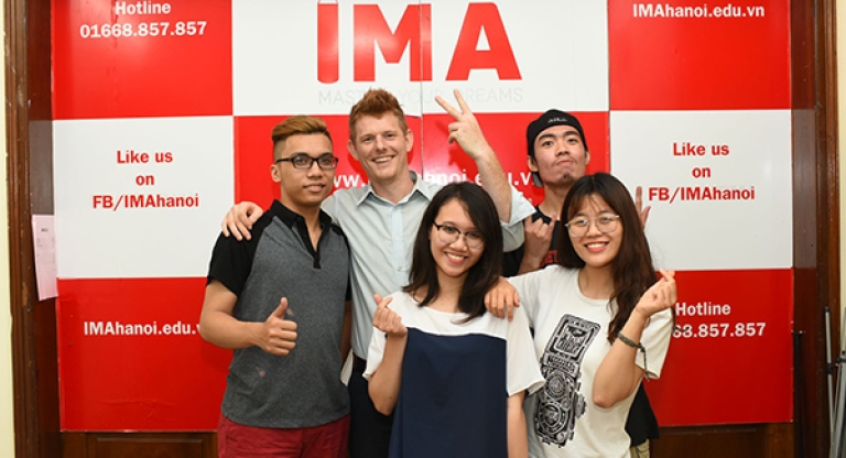 Giảng viên và học viên tại IMA (Nguồn: IMA)