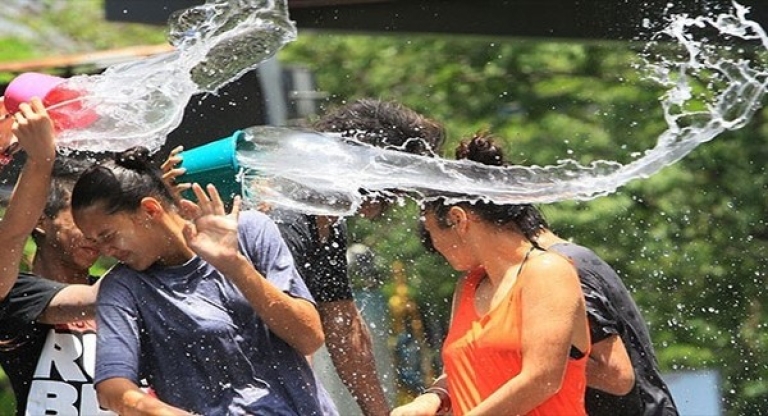 Lễ hội té nước Songkran