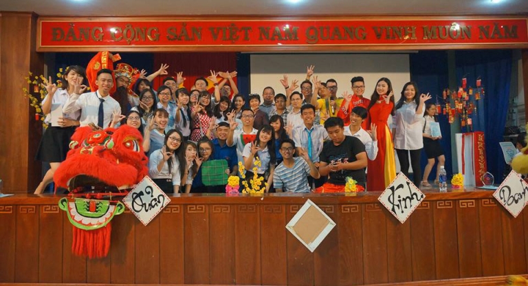 Sinh viên khoa tổ chức văn nghệ mừng xuân (Nguồn: SGU)