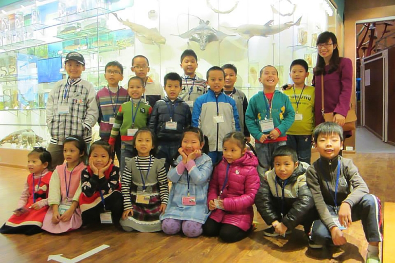 Giúp con tự tin giao tiếp với người nước ngoài cùng trung tâm Bright Smile (Nguồn: Bright Smile Language Center)