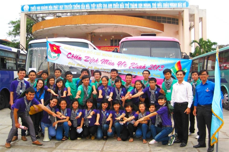 Các bạn sinh viên hào hứng với Chiến dịch Mùa hè Xanh (Nguồn: ntu)