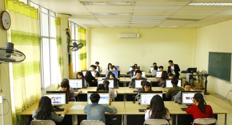 Phòng máy trường Đại học Tài Chính Ngân Hàng Hà Nội (Nguồn: dantri)