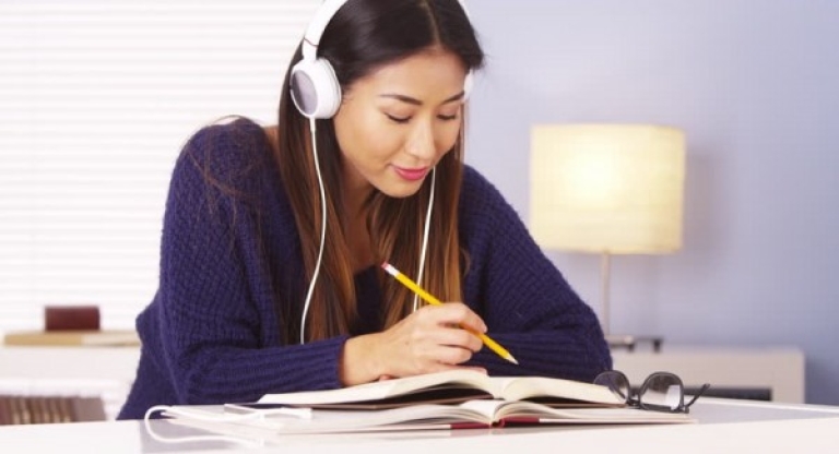 Làm bài tập nhiều chính là cách ôn thi môn Toán hiệu quả