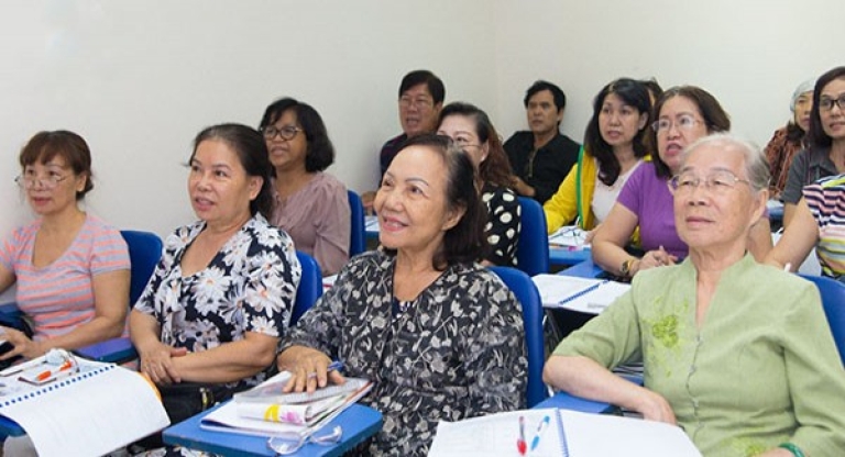 Các phương pháp học tiếng Anh hiệu quả cho người lớn tuổi (Nguồn: New York English)